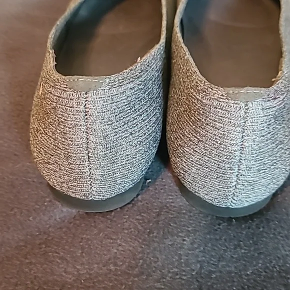 Vivaia Grey  Square-Toe V-Cut Flats (Margot 2.0) Size 41.5 - Picture 3 of 6